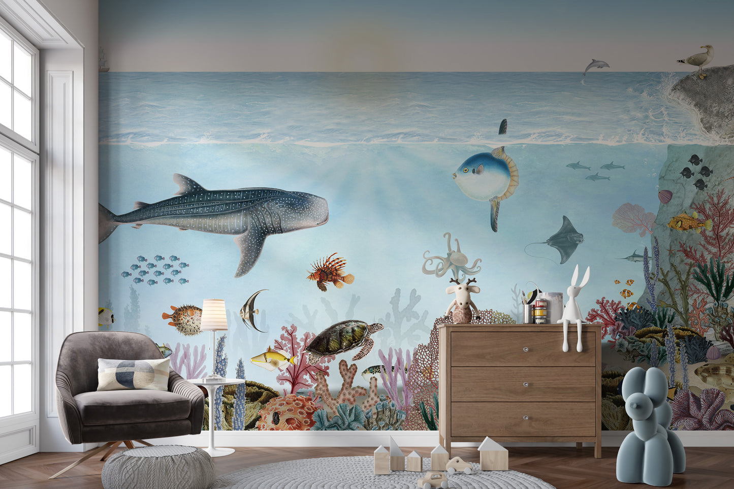 Vibrant mural with ocean views for peaceful room décor.