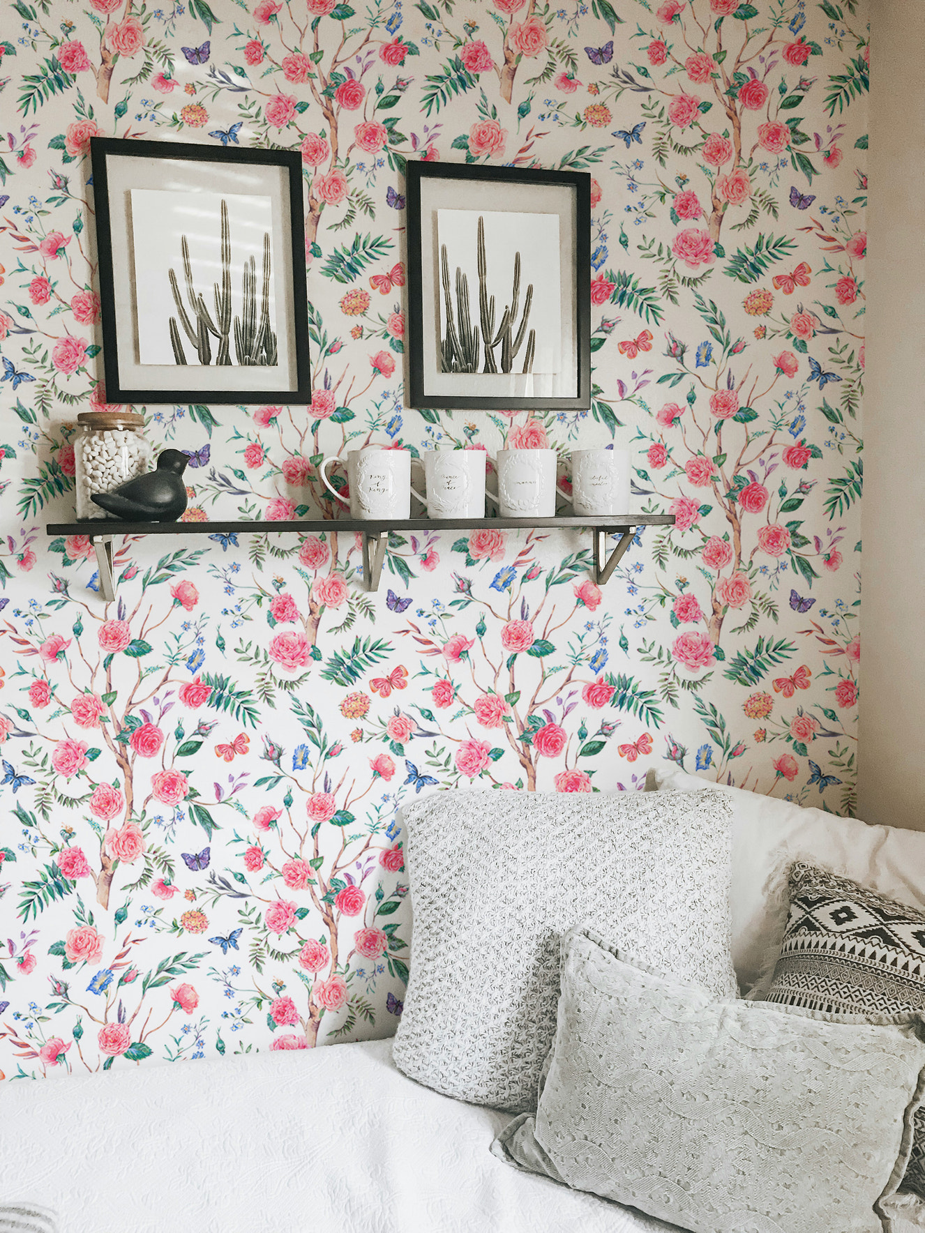 Watercolor Rose Bouquet Blooming White Floral Wallpaper