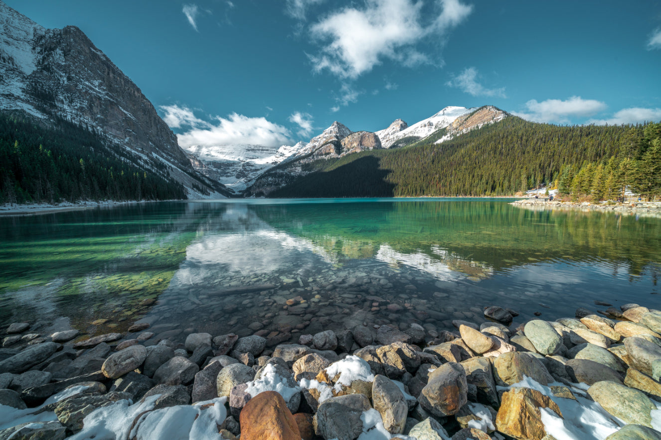 Turquoise Mountain Lake Wallpaper