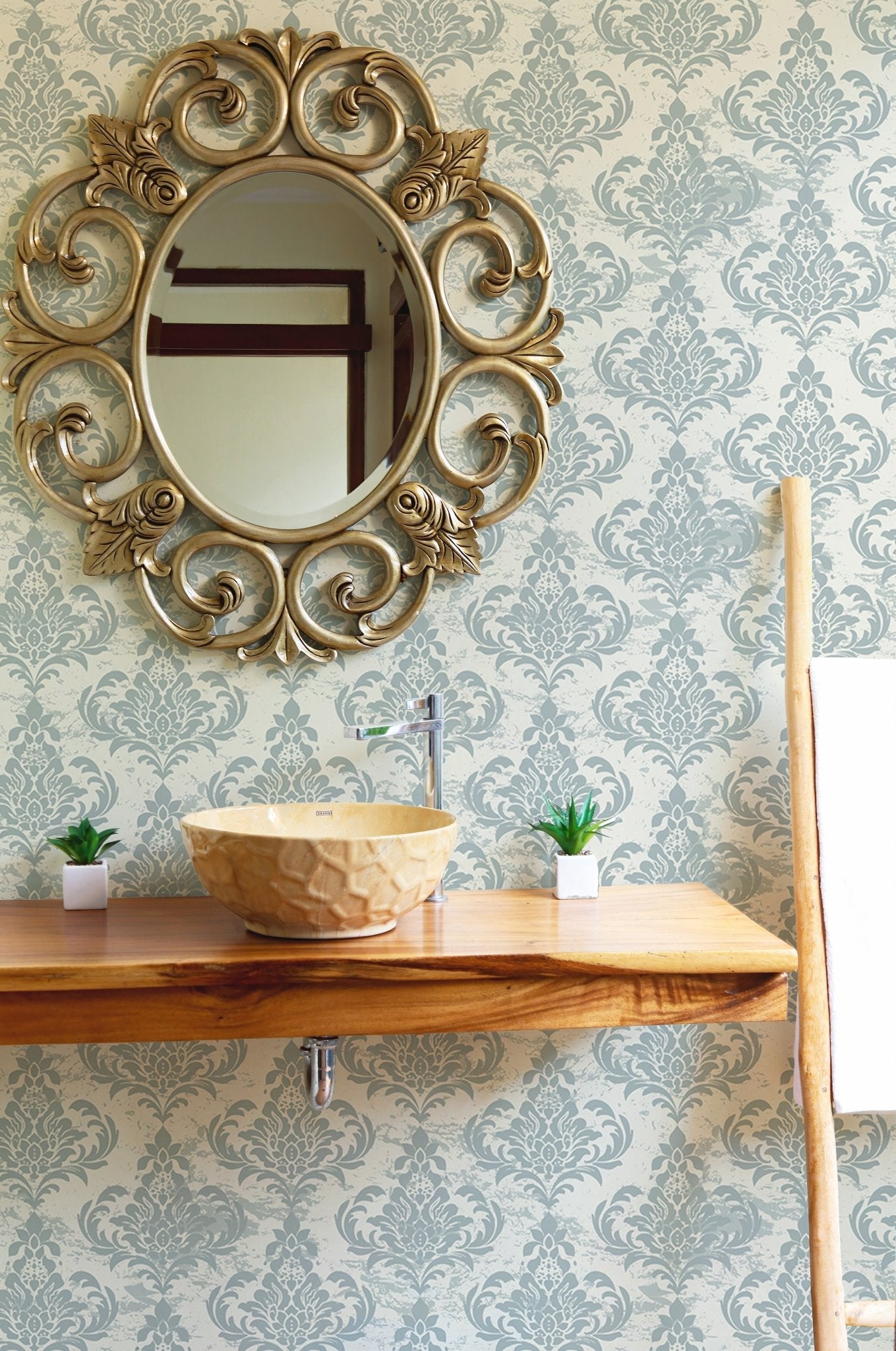 Beautiful Old Fashioned Damask Wallpaper For Walls - Wallanza