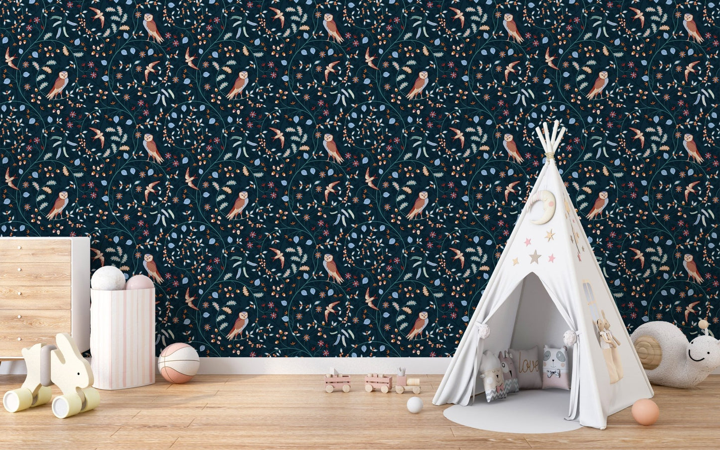 Soft neutral wallpaper with owl and leaf design
