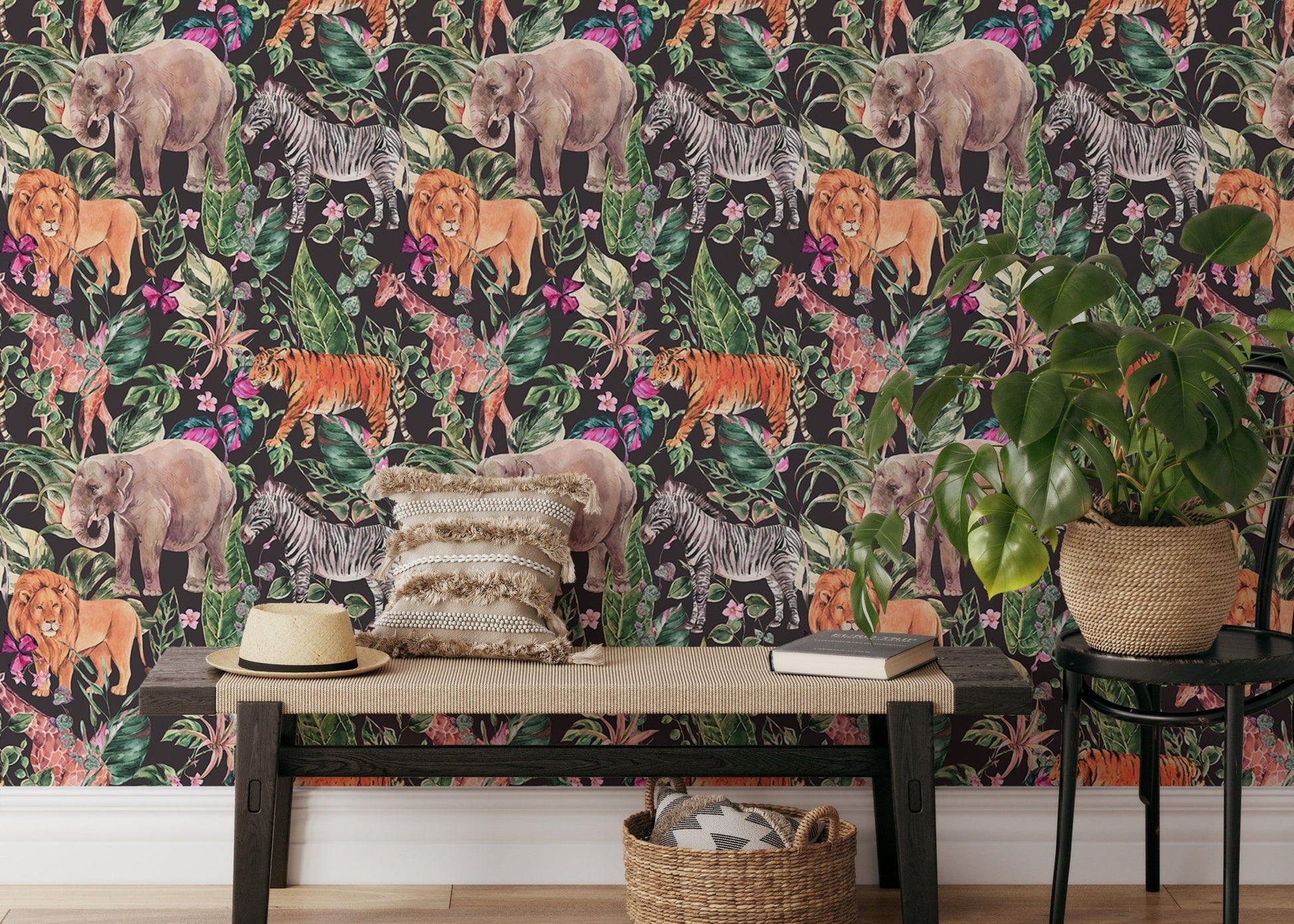 Safari animal wallpaper with watercolor jungle motifs in kids space.